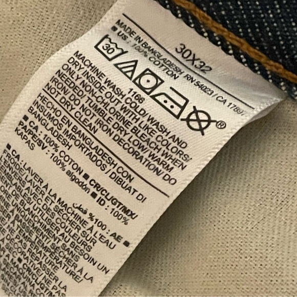 Old Navy Original Taper Distressed Straight Leg Jeans - Picture 7 of 8